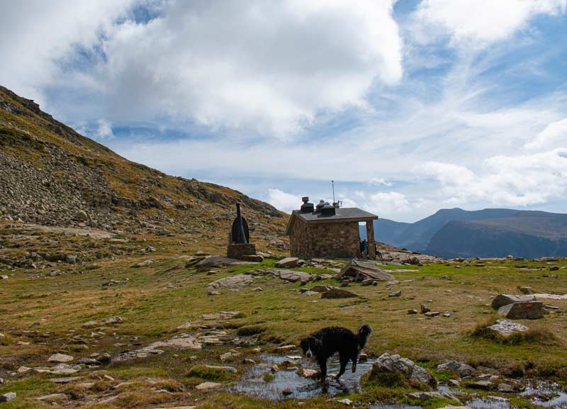 Vista del refugio de cabana sorda