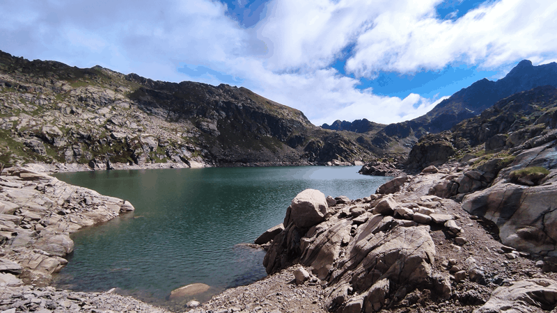 Vista del lago del juclar