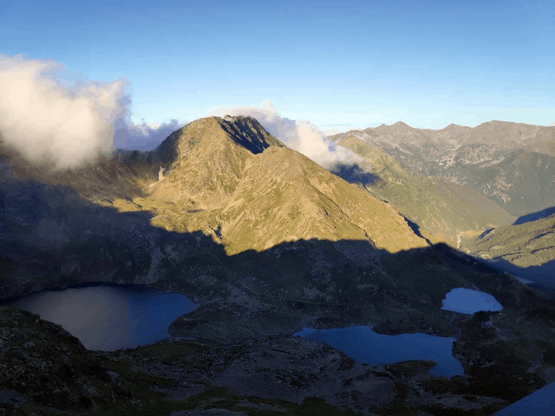 Vistas a los tres lagos de tristaina